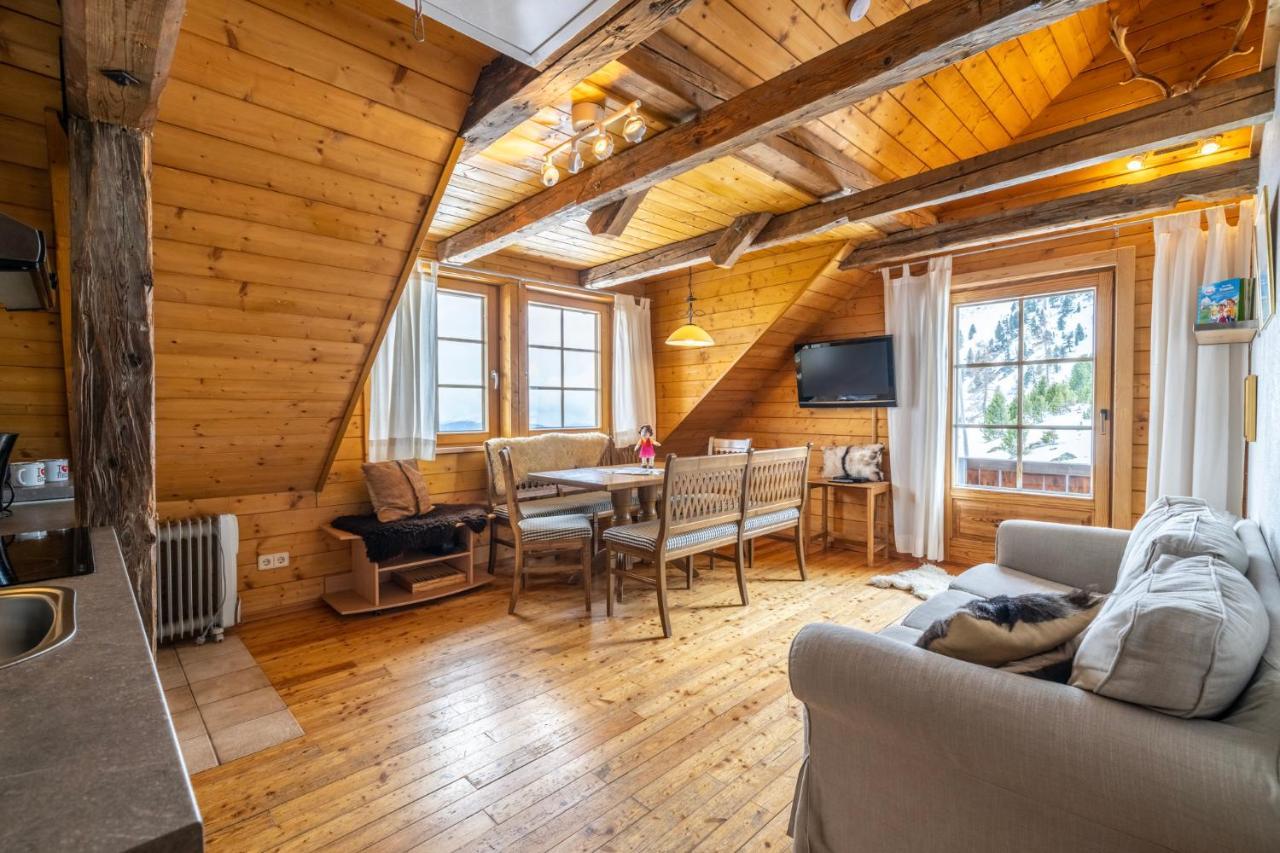 Apartmán Zirbenhutte Am Falkert Auf Der Heidi-Alm Koflach Exteriér fotografie